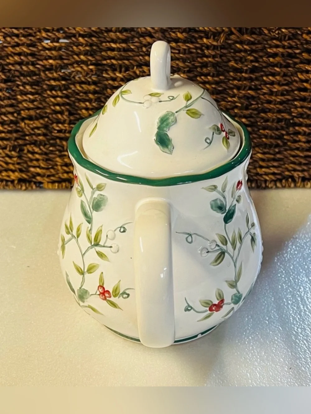 Pfaltzgraff Winterberry Stoneware Teapot Christmas Tea